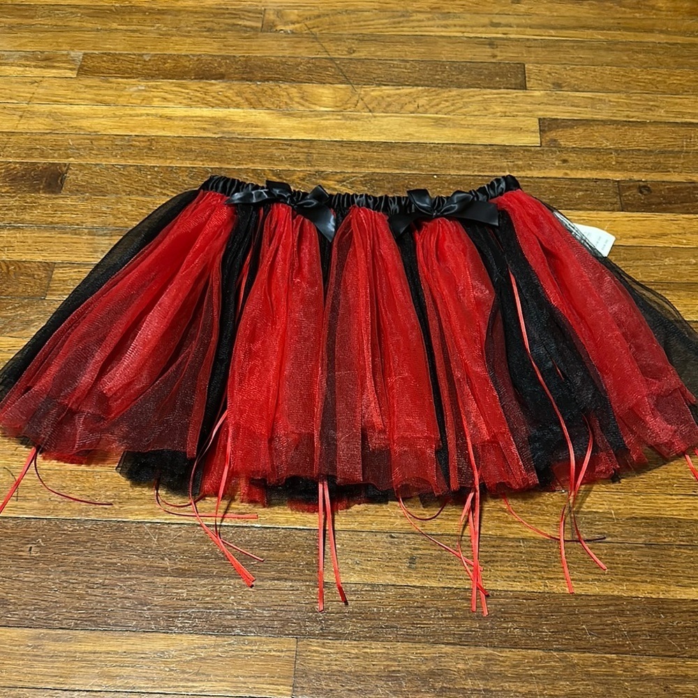 Hot Topic Red and Black Bubble Tutu, Cosplay, Harley Quinn, NWT